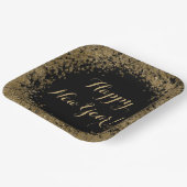 ハッピーニューイヤーシンプル金ゴールド紙吹雪とブラック ペーパープレート (傾斜あり)