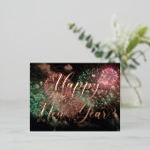 ハッピーニューイヤーバラ金ゴールドタイポグラフィ花火 箔シーズンポストカード (立ち正面)
