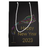 ハッピーニューイヤーボトルグラスカラフルモチベーション ミディアムペーパーバッグ (正面)