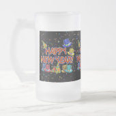 ハッピーニューイヤー文字付き/パーティー帽子と紙吹雪 フロストグラスビールジョッキ (左)