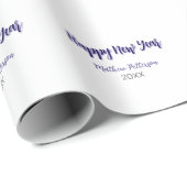 ハッピーニューイヤー紫ブラックの追加の名前の年のシンプル ラッピングペーパー (ロールコーナー)