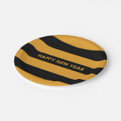 ハッピーニューイヤー黄色と黒 ペーパープレート (アングル)