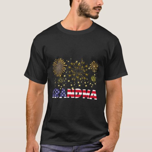 ハッピーニューイヤー2025おばあちゃんアメリカ国旗の家族F Tシャツ (正面)