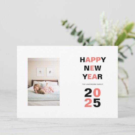 ハッピーニューイヤー2025サンゴ、黒いタイポグラフィ写真 シーズンカード (スタンド正面)