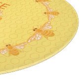 ハッピーハニーミツバチを黄色いハニカムに カッティングボード (角)