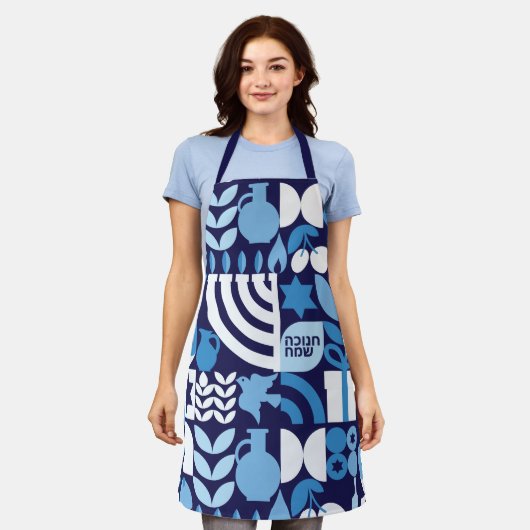 ハッピーハヌカーモダンヘブライ(ユダヤ教)メノラー&スターズエプロン エプロン (着用した状態)