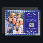 ハッピーハヌカー。カスタムフォト磁気カード<br><div class="desc">ハッピーハヌカー。フェスティバルエレガントデザインとゴールドフォイル装飾ファミリー写真と磁気フォトカパーソナライズされたード。ユダヤの祝日に利用可能なマッチングカード、パーティの招待状およびギフト |ハヌカー私たちの店のカテゴリー。</div>