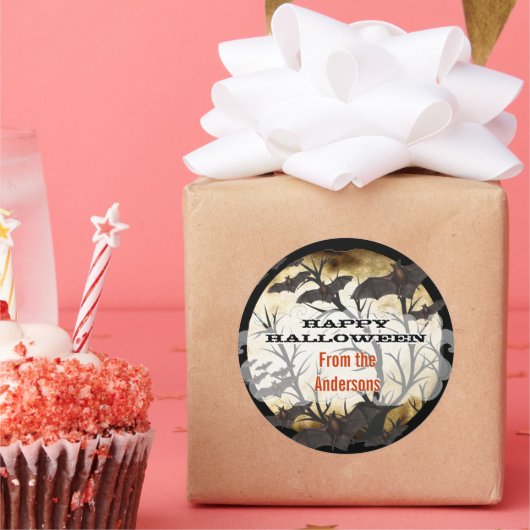 ハッピーハローウィンこうもりと木の焼け羊皮紙 ラウンドシール (パーティー)