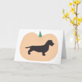 ハッピーハローウィンのカボチャワイヤー毛のダックスフント カード (黄色い花)