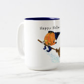 ハッピーハローウィンウィッチパンプキ飛んでいるンブロム – おもしろい ツートーンマグカップ (正面左)