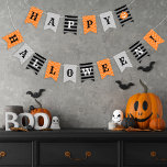 ハッピーハローウィンオレンジブラックアンドグレーパターン（の模様が）ある バンティングフラッグ<br><div class="desc">このフェスティバル「ハッピーハローウィン!」のバウンティング・バナーは、オレンジ、グレー、ブラック、ホワイトの色パターン（の模様が）ある、水玉模様と、装飾文字、そして笑顔のジャッキストライプー・オ・ランタンのカボチャのアクセントを備えている。</div>