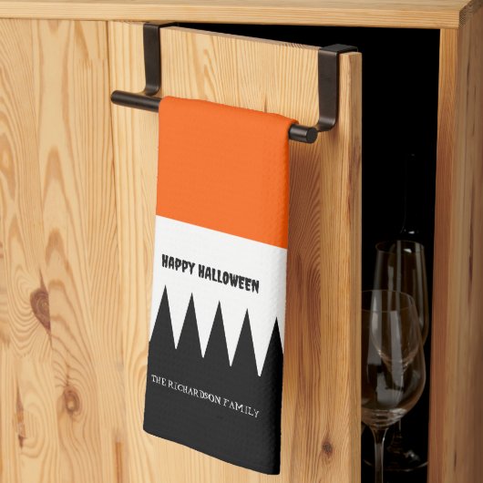 ハッピーハローウィンオレンジブラックパーソナライズされた キッチンタオル (三つ折り)