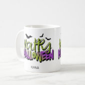 ハッピーハローウィンタイポグラフィ(こうもり緑ID685) コーヒーマグカップ (正面左)