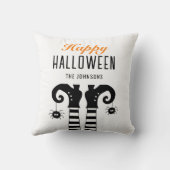 ハッピーハローウィンパーソナライズされたウィッチ足ホワイト クッション (裏面)