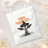 ハッピーハローウィン。翼と魔女の帽子を持つ猫 フェイバーバッグ (クリップ留めされた状態)