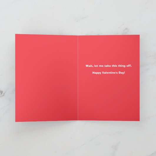 ハッピーバレンタインデーの猫がコビドマスクで話す シーズンカード (内部)