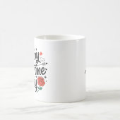 ハッピーバレンタインデーロマンチックバラハートオン白 コーヒーマグカップ (中央)