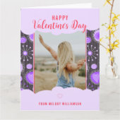 ハッピーバレンタイン　遊び心あふれる紫のハートの花の名前 カード (黄色い花)