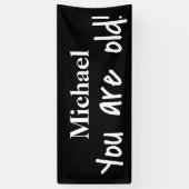 ハッピーバースデーお前は古い黒名だパーソナライズされた 横断幕 (縦)