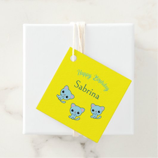 ハッピーバースデーかわいい弾みのある青い子猫イエロー フェイバータグ (インサイチュ)