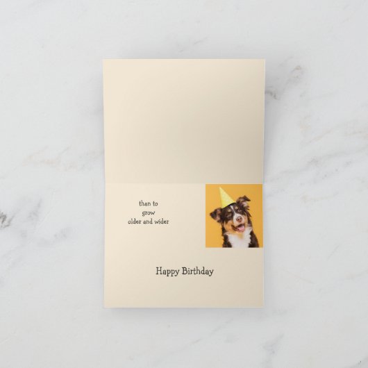 ハッピーバースデーかわいい犬が年を取るおもしろい引用文 カード (内部)