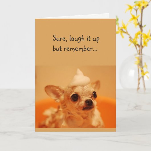 ハッピーバースデーそれを笑っておもしろい犬の挨拶 カード (黄色い花)