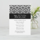 ハッピーバースデーとトレンディー白黒ダマスク 招待状 (スタンド正面)