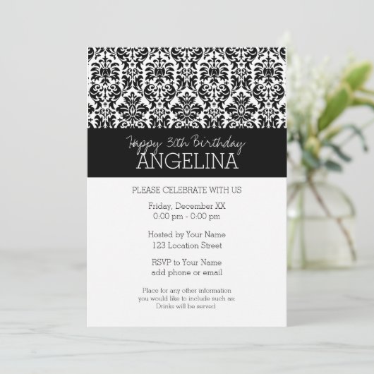 ハッピーバースデーとトレンディー白黒ダマスク 招待状 (スタンド正面)