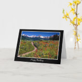 ハッピーバースデーと山や花を見る カード (黄色い花)