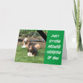 ハッピーバースデーのまわりにを持って横たわること カード (正面)