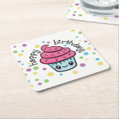 ハッピーバースデーのカップケーキのコースター スクエアペーパーコースター (アングル)