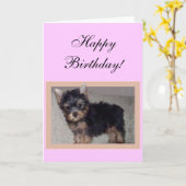 ハッピーバースデーのヨークシャーテリアの子犬の挨拶状 カード (黄色い花)