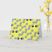 ハッピーバースデーの卓球のデザインの黄色 カード (黄色い花)