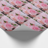 ハッピーバースデーの愛らしいピンクのカーネーションの花 ラッピングペーパー (角)