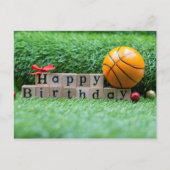 ハッピーバースデーの文字が緑のバスケットボール ポストカード (正面)