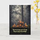 ハッピーバースデーの神秘的なキャンドルの森 カード (黄色い花)