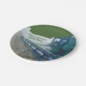 ハッピーバースデーの緑のコンバインのプレート ペーパープレート (アングル)