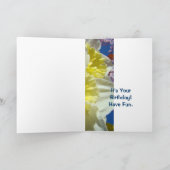 ハッピーバースデーは美しい女性を梳きますDaffodils カード (内部)