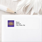 ハッピーバースデーイエロー水玉模様文字ブルーバックグリッド ラベル (インサイチュ)