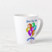 ハッピーバースデーカラフル吹き出しバナー カフェラテマグ (右アングル)