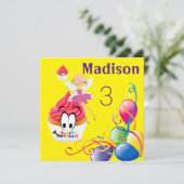 ハッピーバースデーカード招待ストライプフェアリーカップケーキ 招待状 (スタンド正面)