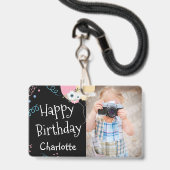 ハッピーバースデーバルーン名と写真黒 バッジ (正面(ネックストラップ付))