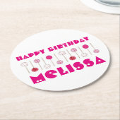 ハッピーバースデーピンクフロストケーキポップパーティーの好意 ラウンドペーパーコースター (アングル)