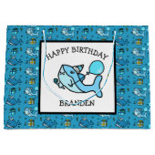 ハッピーバースデーブルーパーソナライズされたベビーシャーク ラージペーパーバッグ (正面)
