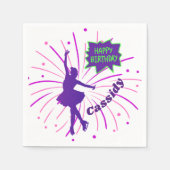 ハッピーバースデー姿スケートで滑る パーソナライズされた スタンダードカクテルナプキン (正面)