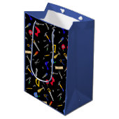 ハッピーバースデー少年のツールコラージュ ミディアムペーパーバッグ (正面アングル)