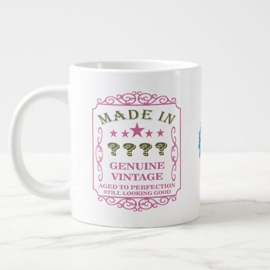ハッピーバースデー年名の追加日付ヴィンテージピンク ジャンボコーヒーマグカップ (左)