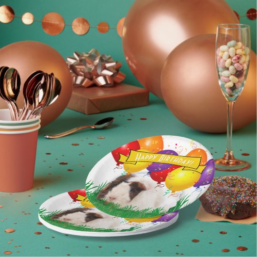 ハッピーバースデー白モルモットパーティーバルーン ペーパープレート (複数)
