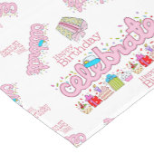 ハッピーバースデー祝ピンクショートテーブルランナー ショートテーブルランナー (コーナー)