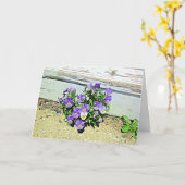 ハッピーバースデー紫色の花の階段カード カード (黄色い花)